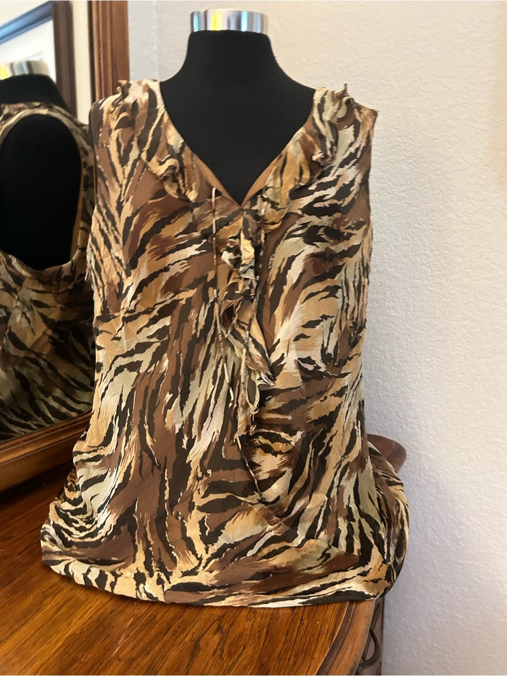 Avenue Animal-Print Ruffled V-Neck  Silk Camisole.  Size 18-20